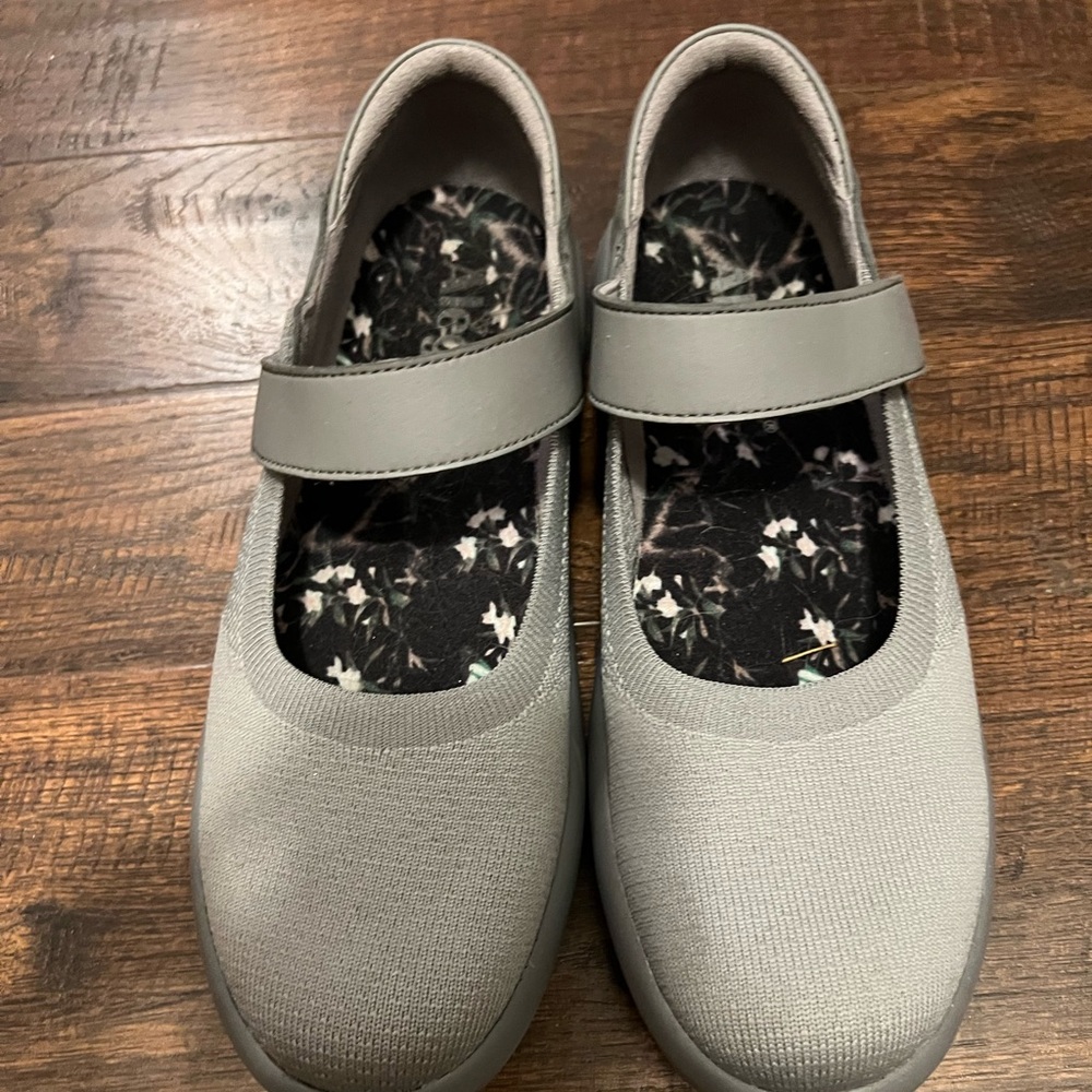 Alegria nursing shoes